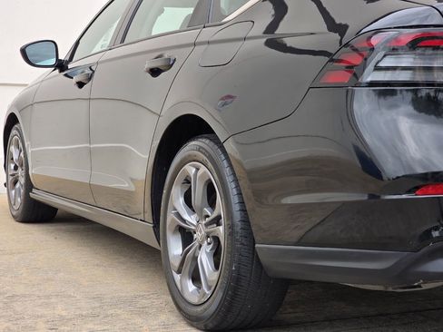 Used 2023 Honda Accord EX image 38