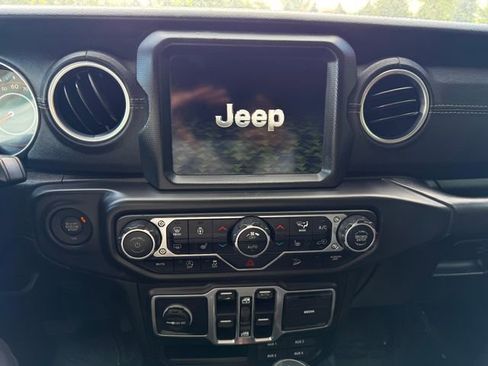 Used 2018 Jeep Wrangler Unlimited Sahara w/ Dual Top Group image 7