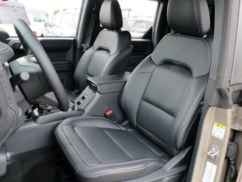 New 2026 Ford Bronco Outer Banks w/ Sasquatch Package AWD/4WD image 17