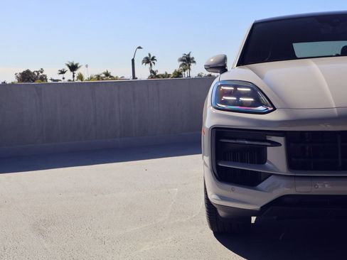 New 2026 Porsche Cayenne Coupe image 12