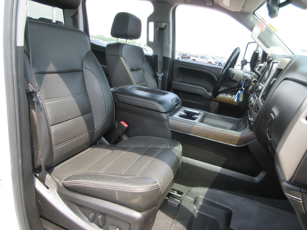 Used 2019 GMC Sierra 2500 Denali w/ Duramax Plus Package AWD/4WD image 26