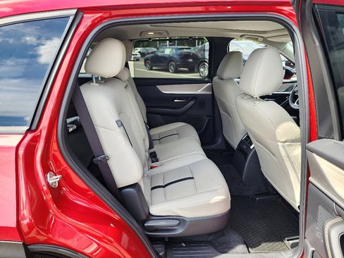 Certified 2025 MAZDA CX-70 Plug-In Hybrid w/ Premium Pkg image 32