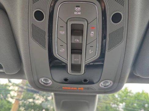 Used 2017 Audi Q7 3.0T Prestige image 48