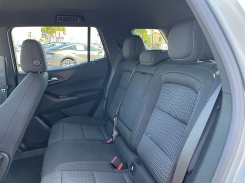 Used 2025 Chevrolet Equinox LT image 28