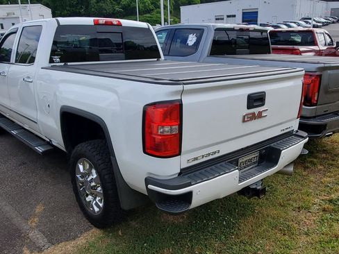 Used 2019 GMC Sierra 2500 Denali AWD/4WD image 8