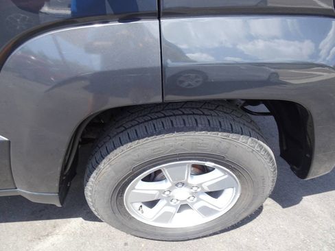 Used 2011 Jeep Liberty Sport image 17