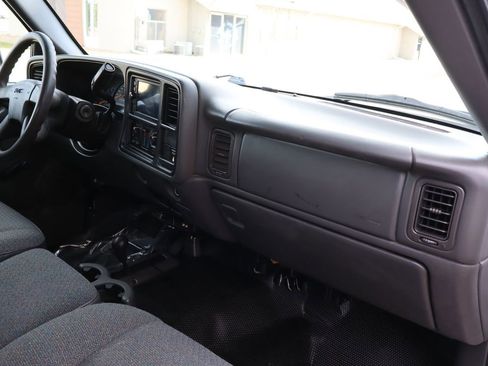 Used 2007 GMC Sierra 3500 W/T w/ Heavy-Duty Power Package image 16