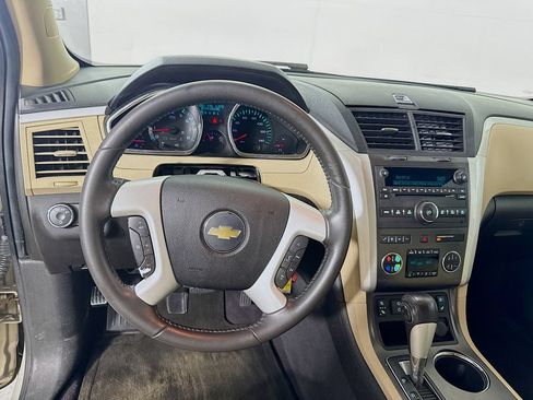 Used 2010 Chevrolet Traverse LTZ FWD image 20