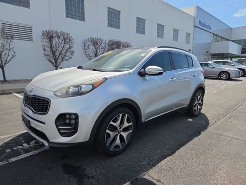 Used 2018 Kia Sportage SX image 2