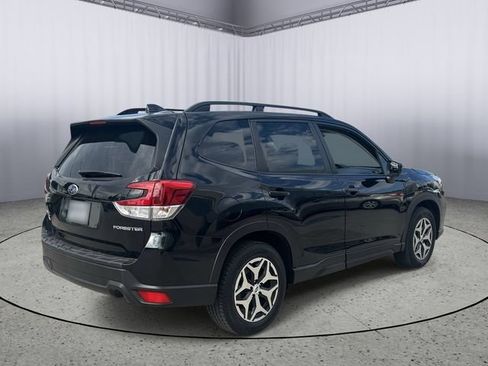 Used 2020 Subaru Forester Premium AWD/4WD image 9