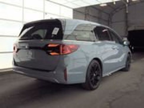 Used 2025 Honda Odyssey Sport-L image 2