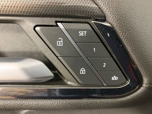 Used 2022 GMC Sierra 1500 AT4 w/ AT4 Preferred Package image 19