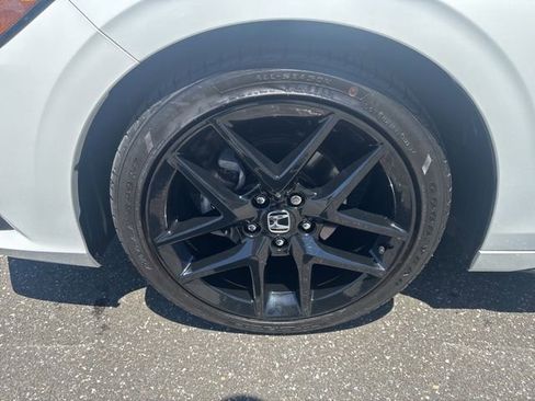 Used 2023 Honda Civic Sport image 11