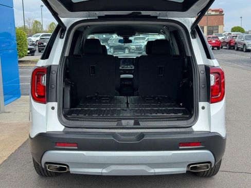 Used 2023 GMC Acadia SLE w/ Driver Convenience Package FWD image 5