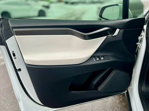 Used 2019 Tesla Model X Performance image 11