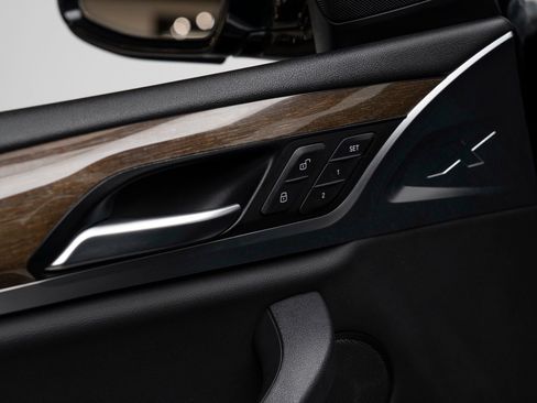 Used 2021 BMW X3 xDrive30i w/ Convenience Package AWD/4WD image 16