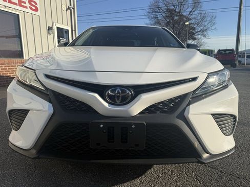 Used 2020 Toyota Camry SE image 4