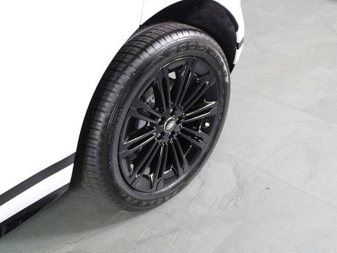 Used 2026 Land Rover Range Rover Evoque Dynamic SE image 11