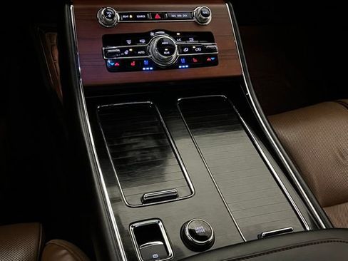 Used 2023 Lincoln Aviator Reserve w/ Equipment Group 201A image 30
