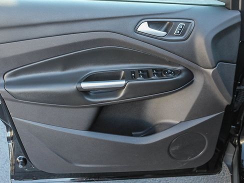 Used 2016 Ford Escape SE w/ SE Cold Weather Package image 19