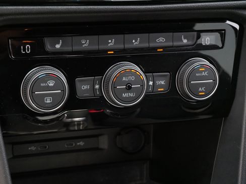 Certified 2024 Volkswagen Taos SE AWD/4WD image 22