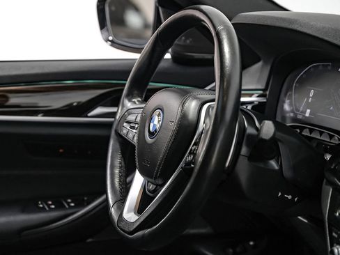 Used 2023 BMW 530e RWD image 17