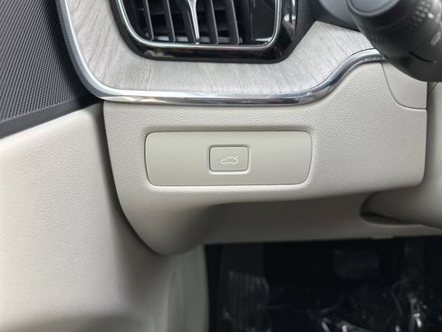 Certified 2023 Volvo XC60 B5 Plus w/ Climate Package image 31