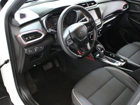 Used 2023 Chevrolet TrailBlazer RS AWD/4WD image 24