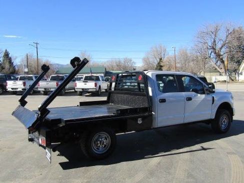 Used 2022 Ford F250 XL w/ Power Equipment Group image 4