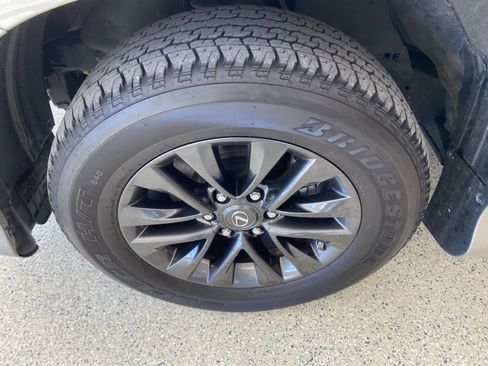 Used 2023 Lexus GX 460 Premium image 10