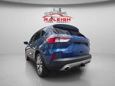 Used 2022 Ford Escape Titanium w/ Class II Trailer Tow Package image 7