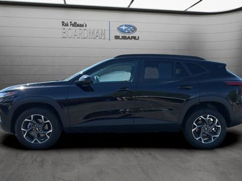 Used 2024 Chevrolet Trax LT w/ Driver Confidence Package FWD image 9