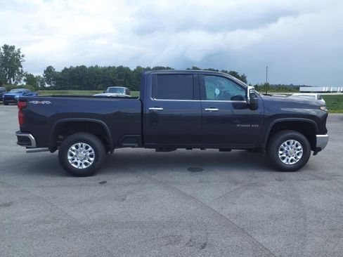 Used 2024 Chevrolet Silverado 2500 LTZ w/ LTZ Convenience Package image 8
