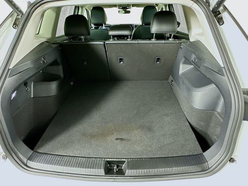 Used 2025 Volkswagen Tiguan SE AWD/4WD image 39