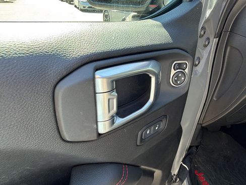 Used 2022 Jeep Gladiator Rubicon w/ LED Lighting Group AWD/4WD image 15
