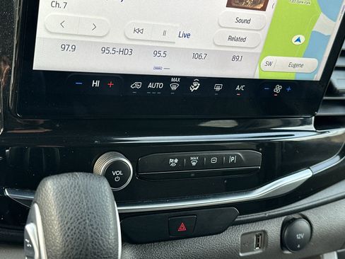 Used 2023 Ford Transit 350 XLT image 22