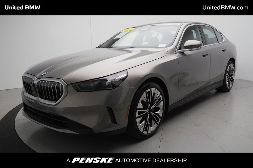 Certified 2026 BMW 530i RWD image 1