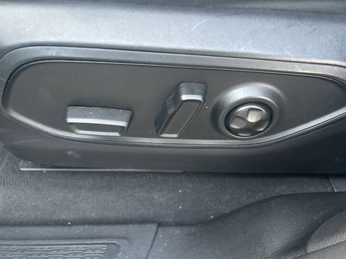 Used 2023 Jeep Grand Cherokee Limited w/ Luxury Tech Group II image 30