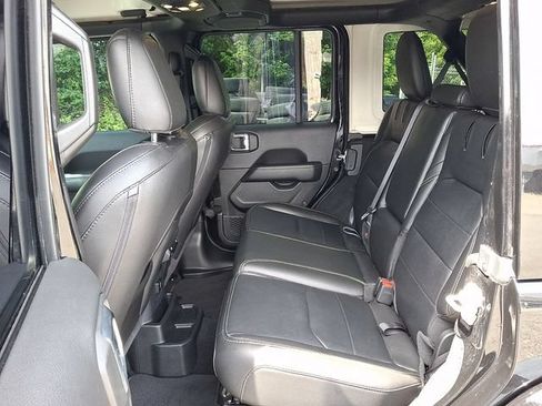 Used 2023 Jeep Wrangler Unlimited Sahara AWD/4WD image 8