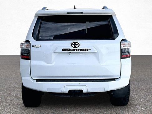 Used 2016 Toyota 4Runner SR5 AWD/4WD image 6