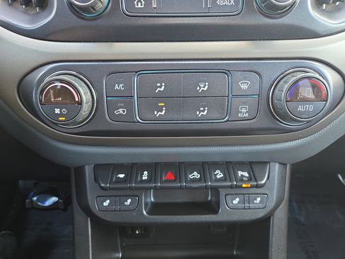 Used 2019 Chevrolet Colorado Z71 image 20