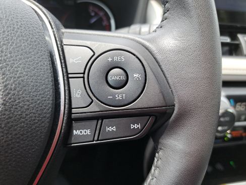 Used 2022 Toyota RAV4 Limited AWD/4WD image 18
