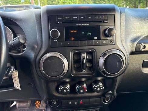 Used 2018 Jeep Wrangler Unlimited Sport S AWD/4WD image 22