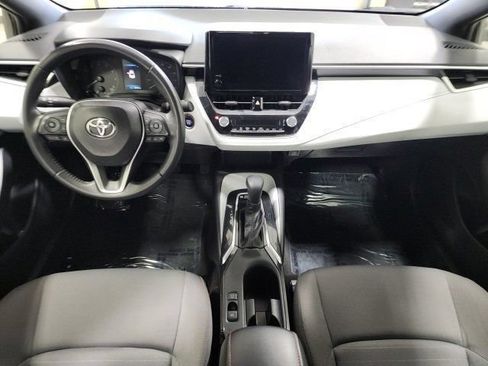 Used 2023 Toyota Corolla SE FWD image 2