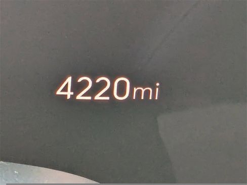 Used 2025 Buick Encore GX Avenir w/ Avenir Technology Package image 39