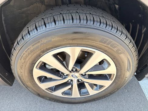 Used 2025 Subaru Outback Premium w/ Popular Package #1A AWD/4WD image 30