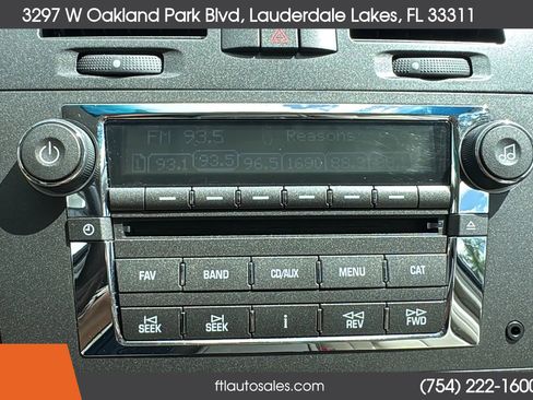 Used 2007 Cadillac DTS w/ Trunk Convenience Package image 79