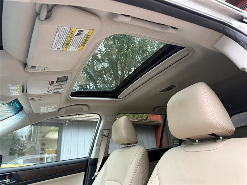 Used 2016 Subaru Outback 2.5i Limited AWD/4WD image 11