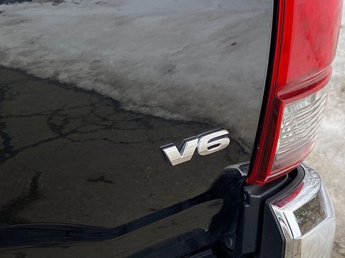 Used 2019 Toyota Tacoma TRD Off-Road w/ TRD Premium Off Road Package image 10