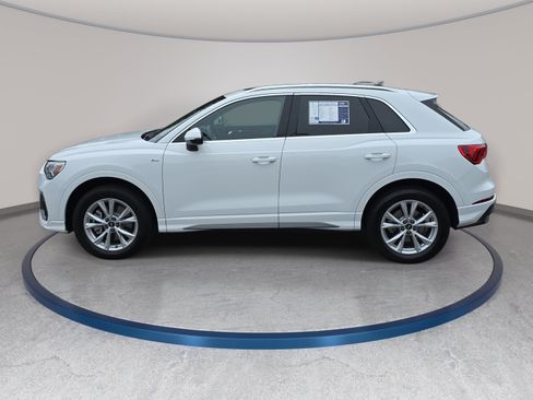 Certified 2025 Audi Q3 2.0T Premium w/ Convenience Package AWD/4WD image 8